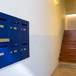 Guestready - Gorgeous 3br Near Time Out Market Апартаменти Лісабон