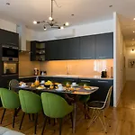 Апартаменти Guestready - Gorgeous 3br Near Time Out Market