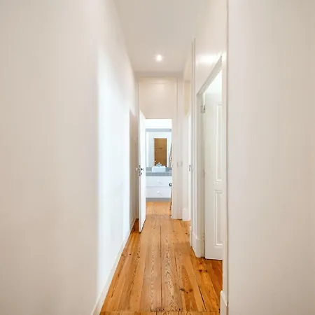 Guestready - Gorgeous 3br Near Time Out Market * Lizbona